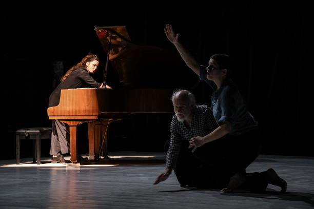 Jordina Millà, Julyen Hamilton, Robie Legros (foto M. Štěpánek)