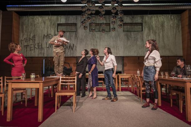 Eva Sakálová, Richard Autner, Juraj Loj, Anikó Vargová, Martin Šalacha, Eva Mores, Peter Trník (foto: B. Podola)