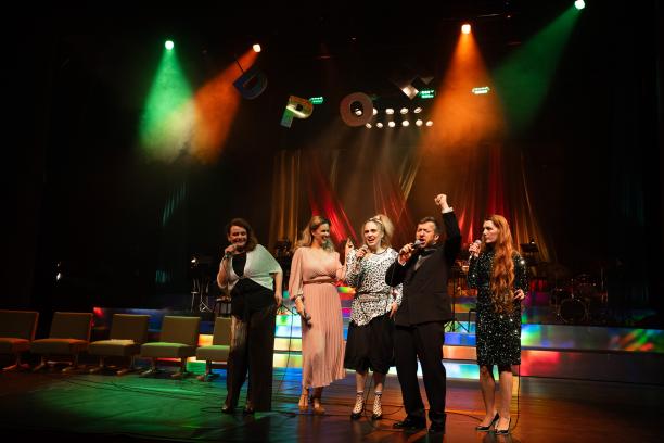 Anikó Vargová, Kristína Tormová, Bronislava Kováčiková, Martin Madej, Annamária Janeková(foto: M. Mahútová)