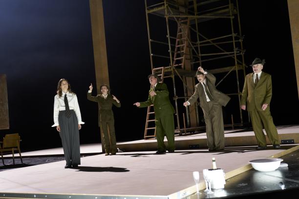 Elisa Plüss, Marie-Luise Stockinger, Michael Maertens, Dörte Lyssewski, Branko Samarovski,foto: Tommy Hetzel / BURG