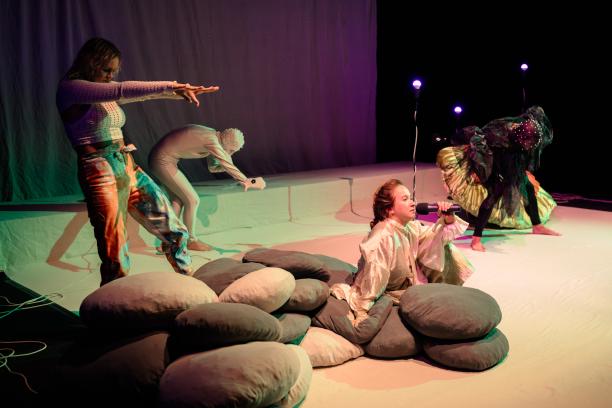 Toni Wolff zisťuje, že prerobila milióny (Uhol_92) foto: D. Šamaj