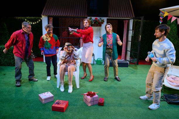 Peter Kočiš, Adrián Hudák, Dana Droppová, Jana Oľhová, Nadežda Vladařová, Tomáš Mischura, foto: B. Konečný